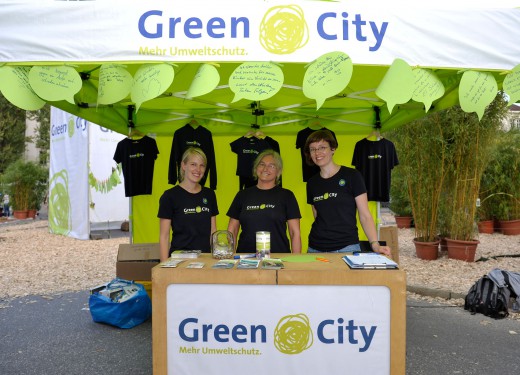 Am Infostand für mehr Umweltschutz
