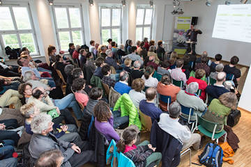 Grüne Bühne