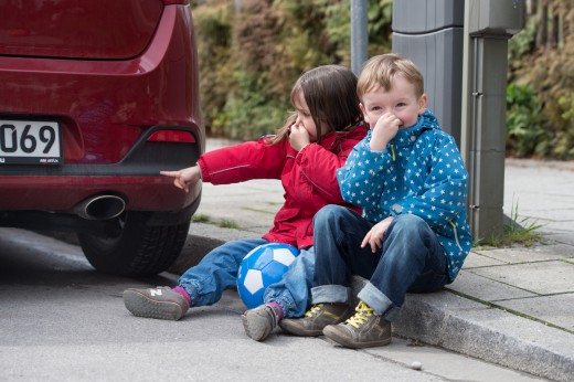 Muc ohne Mief, Green City e.V., Kinder halten sich die Nase zu, Foto: Green City e.V., Tobias Hase