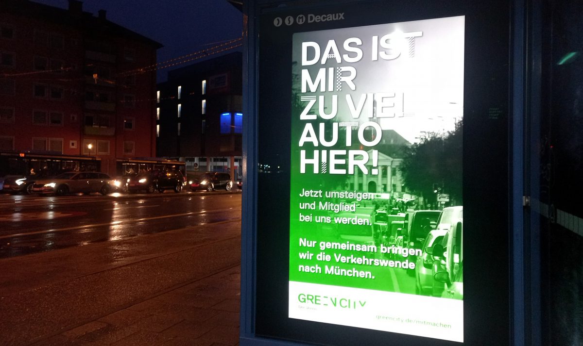 Anzeige Kampagne Tram und Bushaltestellen